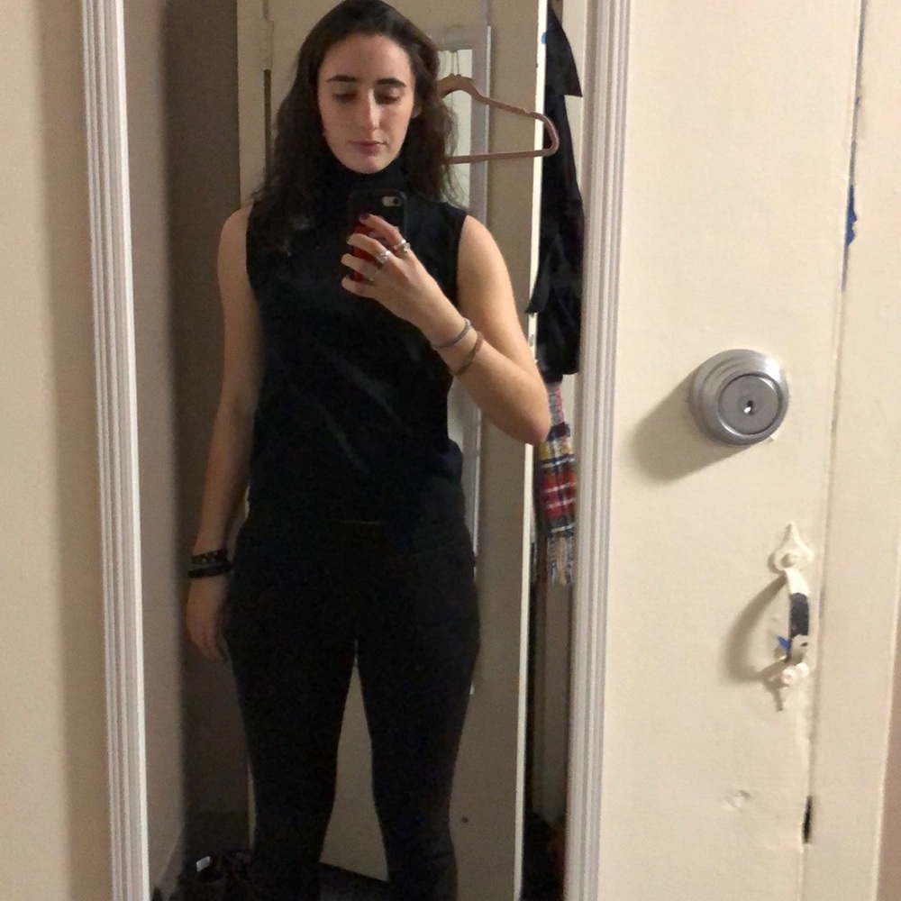 Turtle neck sweater tank